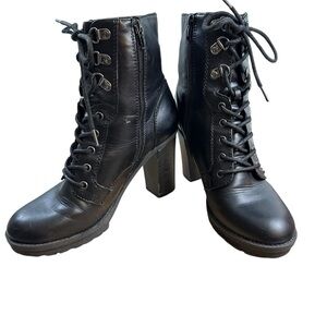 🔴By Guess Ladies, Black, Block Heel, Lace Up, Moto Bike Bottom Tread Bootie sz 8